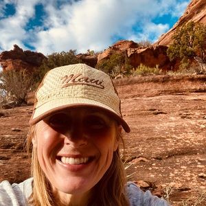 Meet your Posher, April